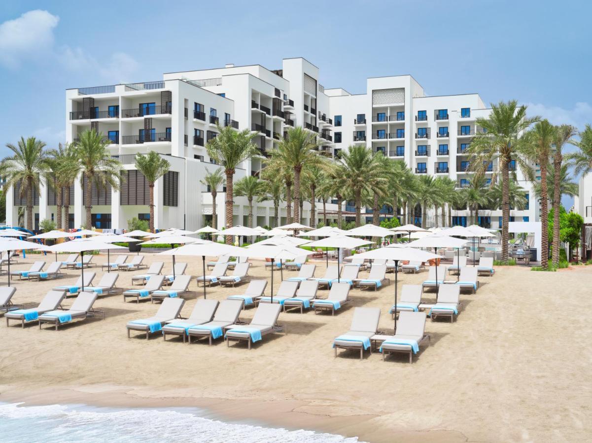 Palace Beach Resort Fujairah Bagian luar foto Beach at the hotel