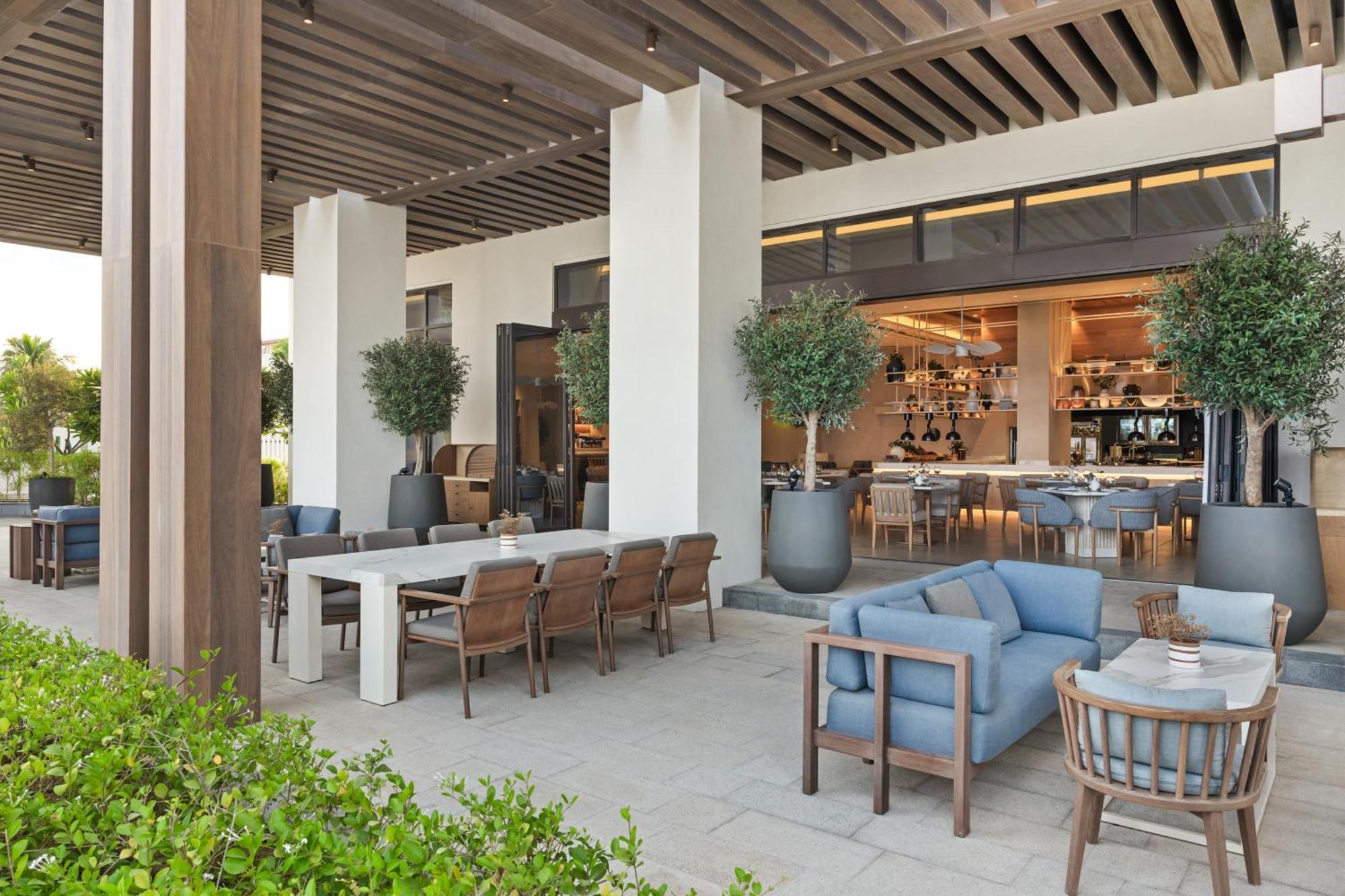 Palace Beach Resort Fujairah Bagian luar foto The Terrace at The Westin Dubai